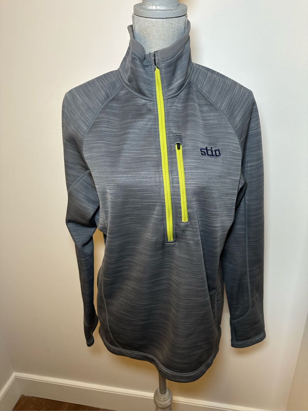 Stio 1/4 Zip Pullover size Medium